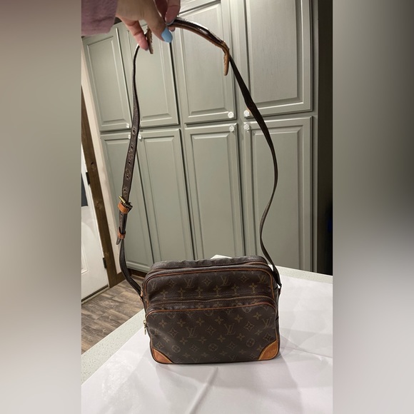 Louis Vuitton Monogram Nile Crossbody EUC + COA - Picture 3 of 16